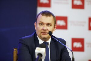 16.06.2020 Kielce.Konferencja na PŚk dotycząca zawodów łazików marsjańskich. Prezes Europejskiej Fundacji Kosmicznej Łukasz Wilczyński / Jarosław Kubalski / Radio Kielce