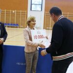 22.06.2020 Kielce. Hala sportowa X Liceum Mistrzostwa Sportowego. Wiceminister Anna Krupka wręczyła dofinansowania dla klubów sportowych w regionie. Towarzyszył jej senator Krzysztof Słoń / Jarosław Kubalski / Radio Kielce