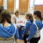 22.06.2020 Kielce. Hala sportowa X Liceum Mistrzostwa Sportowego. Wiceminister Anna Krupka wręczyła dofinansowania dla klubów sportowych w regionie. Towarzyszył jej senator Krzysztof Słoń / Jarosław Kubalski / Radio Kielce