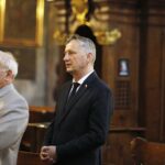 23.06.2020 Kielce. Msza święta w 35. rocznicę powstania kieleckiego koła  Stowarzyszenia św. Brata Alberta. Wojewoda Zbigniew Koniusz / Jarosław Kubalski / Radio Kielce