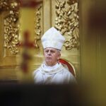 23.06.2020 Kielce. Msza święta w 35. rocznicę powstania kieleckiego koła  Stowarzyszenia św. Brata Alberta. Biskup Jan Piotrowski / Jarosław Kubalski / Radio Kielce