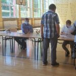 28.06.2020. Skalbmierz. Wybory prezydenckie. Komisja nr 3 / Marta Gajda / Radio Kielce