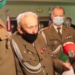 23.06.2020 Stadnicka Wola. Mianowanie  Jerzego Łabętowicza na stopień majora. Po prawej ppłk Mirosław Smerdzyński - Wojskowy Komendant Uzupełnień w Kielcach / Magdalena Galas-Klusek / Radio Kielce