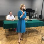 13.06.2020 Kielce. Spotkanie Anny Krupki - wiceminister sportu z mieszkańcami Staszowa. Na zdjęciu od lewej: Leszek Kopeć - burmistrz Staszowa, Anna Krupka - wiceminister sportu / Grażyna Szlęzak-Wójcik / Radio Kielce