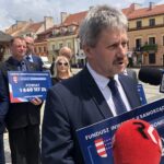 25.06.2020. Sandomierz. Przekazanie czeków gminom powiatu sandomierskiego z rządowego Funduszu Inwestycji Samorządowych. Na zdjęciu: Marek Łukaszek - wójt gminy Dwikozy / Grażyna-Szlęzak-Wójcik / Radio Kielce