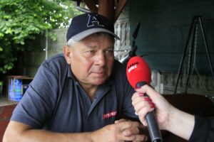 22.06.2020 Porąbki. Truskawki. Na zdjęciu Andrzej Bozowski, prezes Stowarzyszenia Producentów Truskawki Bielińskiej / Krzysztof Bujnowicz / Radio Kielce