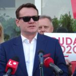 13.06.2020 Ostrowiec Świętokrzyski. Spotkanie w ramach akcji Łączy nas Polska. Na zdjęciu europoseł Dominik Tarczyński / Emilia Sitarska / Radio Kielce