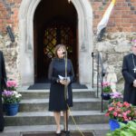 21.06.2020. Sandomierz. Otwarcie wystawy „Nie samym chlebem...”. Na zdjęciu (od lewej): ks. Andrzej Rusak - dyrektor Muzeum Diecezjalnego w Sandomierzu, Urszula Stępień - kustosz i Krzysztof Nitkiewicz - biskup sandomierski / Grażyna Szlęzak-Wójcik / Radio Kielce