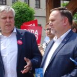21.06.2020. Opatów. Akcja „Łączy nas Polska”. Na zdjęciu (od lewej): Tomasz Zieliński - poseł PiS i Marek Kwitek - poseł PiS / Emilia Sitarska / Radio Kielce