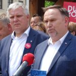 21.06.2020. Opatów. Akcja „Łączy nas Polska”. Na zdjęciu (od lewej): Tomasz Zieliński - poseł PiS i Marek Kwitek - poseł PiS / Emilia Sitarska / Radio Kielce