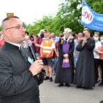 21.06.2020 Sulisławice. Drugi dzień uroczystości z okazji 200. rocznicy pielgrzymki mieszkańców Staszowa do Sulisławic. Na zdjęciu: o. Artur Traczewski - kustosz Sanktuarium Maryjnego w Sulisławicach / Grażyna Szlęzak-Wójcik / Radio Kielce