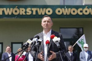 19.06.2020. Pińczów. Wizyta Prezydenta RP Andrzeja Dudy w zakładach Gomar / Jarosław Kubalski / Radio Kielce