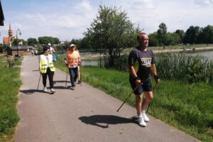 07.06.2020. Koprzywnica. Sekcja nordic walking / Grażyna Szlęzak-Wójcik / Radio Kielce