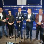 16.06.2020. Kielce. Konferencja w biurze Platformy Obywatelskiej. Na zdjęciu (od lewej): Adam Cyrański - poseł,  Marzena Okła-Drewnowicz - poseł, Borys Budka - przewodniczący Platformy Obywatelskiej, Artur Gierada - przewodniczący świętokrzyskiej Platformy Obywatelskiej, Bartłomiej Sienkiewicz - poseł / Wiktor Taszłow / Radio Kielce