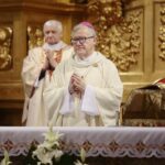 18.06.2020. Kielce. Msza święta i podsumowanie Kampanii "Pola Nadziei". Na zdjęciu: ks. Andrzej Kaleta - biskup pomocniczy diecezji kieleckiej / Wiktor Taszłow / Radio Kielce