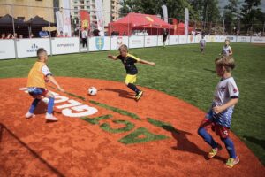 19.06.2020. Kielce. Turniej „Piątka na Rynku Sport CK” przed Wojewódzkim Domem Kultury / Wiktor Taszłow / Radio Kielce