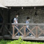 20.06.2020 Chęciny. „Weekend legend świętokrzyskich”. Turyści na zamku / Wiktor Taszłow / Radio Kielce