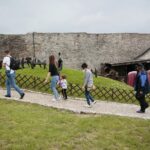 20.06.2020 Chęciny. „Weekend legend świętokrzyskich”. Turyści na zamku / Wiktor Taszłow / Radio Kielce