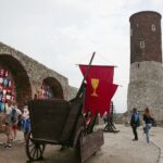 20.06.2020 Chęciny. „Weekend legend świętokrzyskich”. Turyści na zamku / Wiktor Taszłow / Radio Kielce