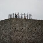 20.06.2020 Chęciny. „Weekend legend świętokrzyskich”. Turyści na zamku / Wiktor Taszłow / Radio Kielce