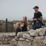 20.06.2020 Chęciny. „Weekend legend świętokrzyskich”. Turyści na zamku / Wiktor Taszłow / Radio Kielce