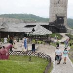 20.06.2020 Chęciny. „Weekend legend świętokrzyskich”. Turyści na zamku / Wiktor Taszłow / Radio Kielce