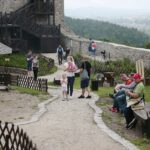 20.06.2020 Chęciny. „Weekend legend świętokrzyskich”. Turyści na zamku / Wiktor Taszłow / Radio Kielce