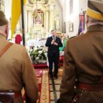 21.06.2020 Gmina Kluczewsko. Uroczystości upamiętniające działalność oddziału majora Henryka Dobrzańskiego „Hubala”. Na zdjęciu (w środku): Jan Józef Kasprzyk - szef Urzędu do Spraw Kombatantów i Osób Represjonowanych / Wiktor Taszłow / Radio Kielce