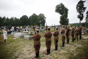 21.06.2020 Gmina Kluczewsko. Uroczystości upamiętniające działalność oddziału majora Henryka Dobrzańskiego „Hubala” / Wiktor Taszłow / Radio Kielce