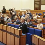 22.06.2020. Kielce. Podpisanie umów w ramach Funduszu Rozwoju Przewozów Autobusowych. Na zdjęciu (w środku): Jarosław Rusiecki - senator / Wiktor Taszłow / Radio Kielce