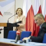 22.06.2020. Kielce. Podpisanie umów w ramach Funduszu Rozwoju Przewozów Autobusowych. Przemawia Anna Krupka - wiceminister / Wiktor Taszłow / Radio Kielce