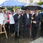 22.06.2020. Kielce. Konferencja Społecznego Komitetu Poparcia dla Andrzeja Dudy. Na zdjęciu (w środku): Krzysztof Lipiec - poseł, Marek Kwitek - poseł, Zbigniew Koniusz - wojewoda świętokrzyski / Wiktor Taszłow / Radio Kielce