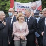 22.06.2020. Kielce. Konferencja Społecznego Komitetu Poparcia dla Andrzeja Dudy. Na zdjęciu (od lewej): Krzysztof Lipiec - poseł, Piotr Wawrzyk - wiceminister spraw zagranicznych, Anna Krupka -  wiceminister, Zbigniew Koniusz - wojewoda świętokrzyski, Jarosław Rusiecki - senator, Marek Kwitek - poseł / Wiktor Taszłow / Radio Kielce