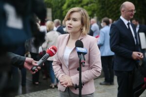 22.06.2020. Kielce. Konferencja Społecznego Komitetu Poparcia dla Andrzeja Dudy. Na zdjęciu: wiceminister Anna Krupka / Wiktor Taszłow / Radio Kielce