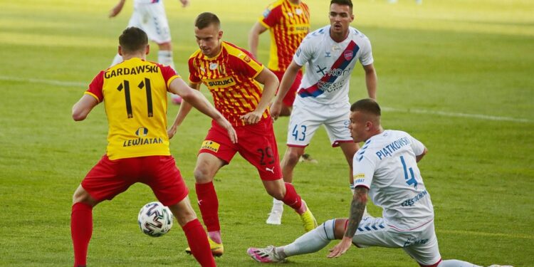 23.06.2020. Kielce. 32. kolejka PKO Ekstraklasy: Korona Kielce - Raków Częstochowa / Wiktor Taszłow / Radio Kielce