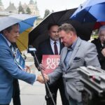 24.06.2020. Kielce. Konferencja posła Krzysztofa Lipca dotycząca Funduszu Inwestycji Samorządowych. Na zdjęciu (od lewej): Mirosław Gębski - starosta kielecki, Wojciech Bugaj - wiceprzewodniczący rady gminy Miedziana Góra, Krzysztof Lipiec - poseł / Wiktor Taszłow / Radio Kielce