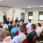 25.06.2020. Piekoszów. Akcja "Łączy nas Polska". Na zdjęciu (od lewej): Zbigniew Piątek - wójt gminy Piekoszów, Krzysztof Słoń - senator PiS, Anna Krupka - poseł PiS, wiceminister sportu, Grzegorz Socha - wiceprezes WFOŚiGW, Tomasz Pleban - wicestarosta kielecki / Wiktor Taszłow / Radio Kielce