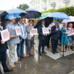 29.06.2020. Kielce. Konferencja posła Krzysztofa Lipca na placu Artystów / Wiktor Taszłow / Radio Kielce