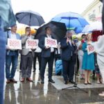 29.06.2020. Kielce. Konferencja posła Krzysztofa Lipca na placu Artystów / Wiktor Taszłow / Radio Kielce