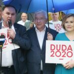 29.06.2020. Kielce. Konferencja posła Krzysztofa Lipca na placu Artystów. Na zdjęciu (od lewej): Marek Kwitek - poseł, Krzysztof Lipiec - poseł, Anna Krupka - wiceminister sportu / Wiktor Taszłow / Radio Kielce