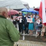 29.06.2020. Kielce. Konferencja posła Krzysztofa Lipca na placu Artystów. Na zdjęciu (w środku od lewej): Marek Kwitek - poseł, Krzysztof Lipiec - poseł, Anna Krupka - wiceminister sportu / Wiktor Taszłow / Radio Kielce