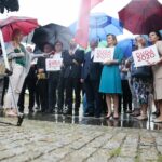 29.06.2020. Kielce. Konferencja posła Krzysztofa Lipca na placu Artystów / Wiktor Taszłow / Radio Kielce