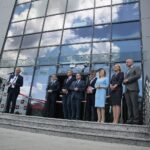 30.06.2020. Kielce. Uroczyste otwarcie budynku CENWIS Politechniki Świętokrzyskiej. Na zdjęciu (od lewej): Wiesław Trąbczyński - rektor Politechniki Świętokrzyskiej, Marcin Różycki - zastępca prezydenta Kielc, Bogdan Wenta – prezydent miasta Kielce, Marek Bogusławski - wicemarszałek województwa świętokrzyskiego, Krzysztof Słoń - senator, Anna Krupka - wiceminister sportu, Renata Janik - wicemarszałek województwa świętokrzyskiego, Rafał Nowak - wicewojewoda świętokrzyski / Wiktor Taszłow / Radio Kielce