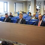 30.06.2020. Kielce. XX Sesja Rady Powiatu. Na zdjęciu (od lewej): Mirosław Gębski - starosta kielecki, Cezary Majcher - członek zarządu powiatu, Tomasz Pleban - zastępca starosty kieleckiego, Mariusz Ściana - członek zarządu powiatu / Wiktor Taszłow / Radio Kielce