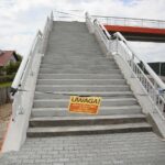 27.05.2020 Bilcza. Budowa kładki dla pieszych na ukończeniu / Wiktor Taszłow / Radio Kielce