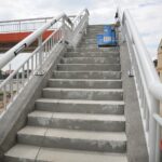 27.05.2020 Bilcza. Budowa kładki dla pieszych na ukończeniu / Wiktor Taszłow / Radio Kielce