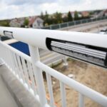 27.05.2020 Bilcza. Budowa kładki dla pieszych na ukończeniu / Wiktor Taszłow / Radio Kielce