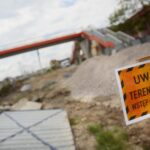 27.05.2020 Bilcza. Budowa kładki dla pieszych na ukończeniu / Wiktor Taszłow / Radio Kielce