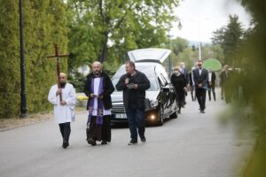 05.06.2020. Kielce/Cedzyna. Uroczystości pogrzebowe Andrzeja Borsa / Wiktor Taszłow / Radio Kielce