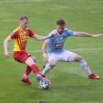 05.06.2020 Kielce. PKO Ekstraklasa. Mecz Korona Kielce - Piast Gliwice. Na zdjęciu (z lewej): Mateusz Spychała / Wiktor Taszłow / Radio Kielce